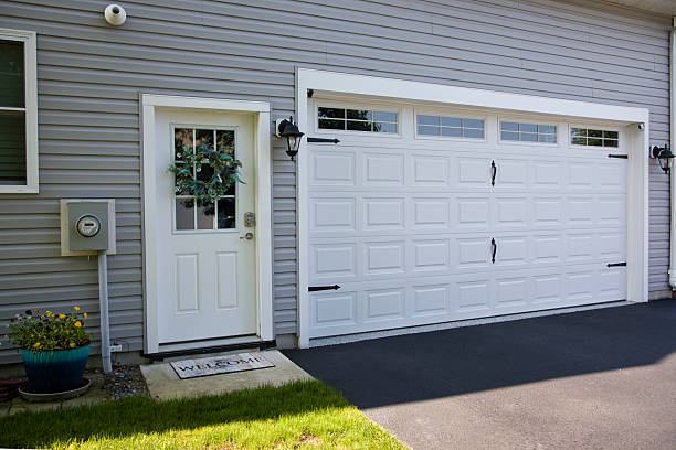 24/7 Emergency Garage Door Panel Replacement experts in McChord AFB, WA